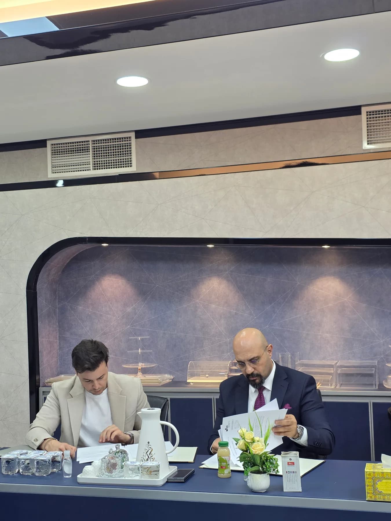 Dr. Christeen Youssef’s counterparts signing the collaboration agreement at Everlast Wellness Medical Center.